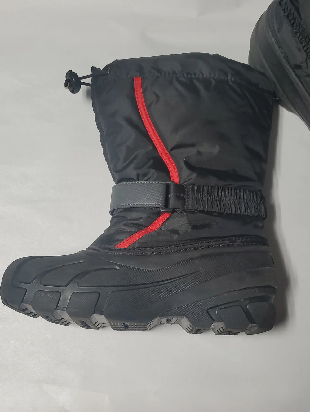 Sorel Youth Flurry Waterproof Winter Snow Boot Size 4 Big Kid Black Red
